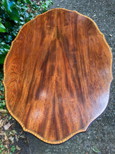 Load image into Gallery viewer, Edwardian Inlaid Mahogany Oval Occasional Table
