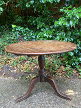 Load image into Gallery viewer, Antique Tilt Top Oak Table
