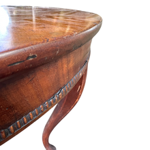 Load image into Gallery viewer, 19th Century Mahogany Oval Dining Table on cabriole legs
